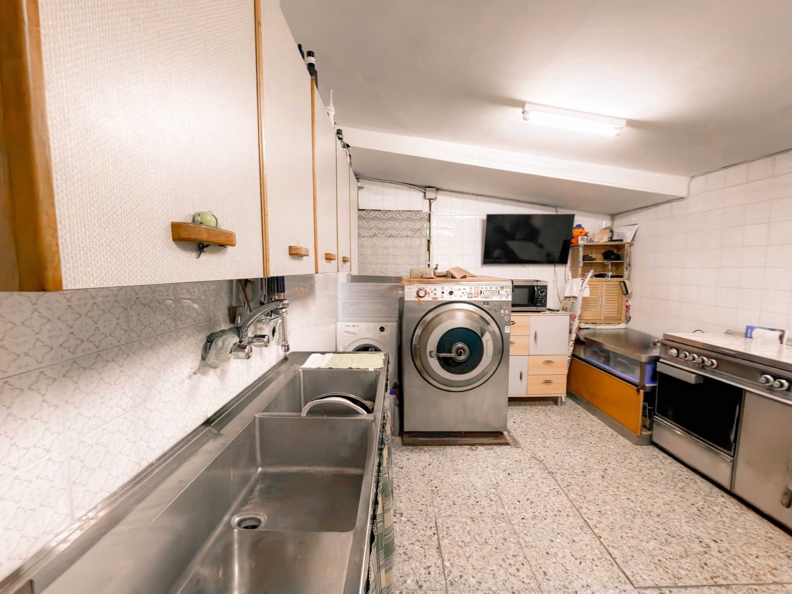 Business for sale in Campoo de Enmedio - € 1,200,000 (Ref: 5563339)