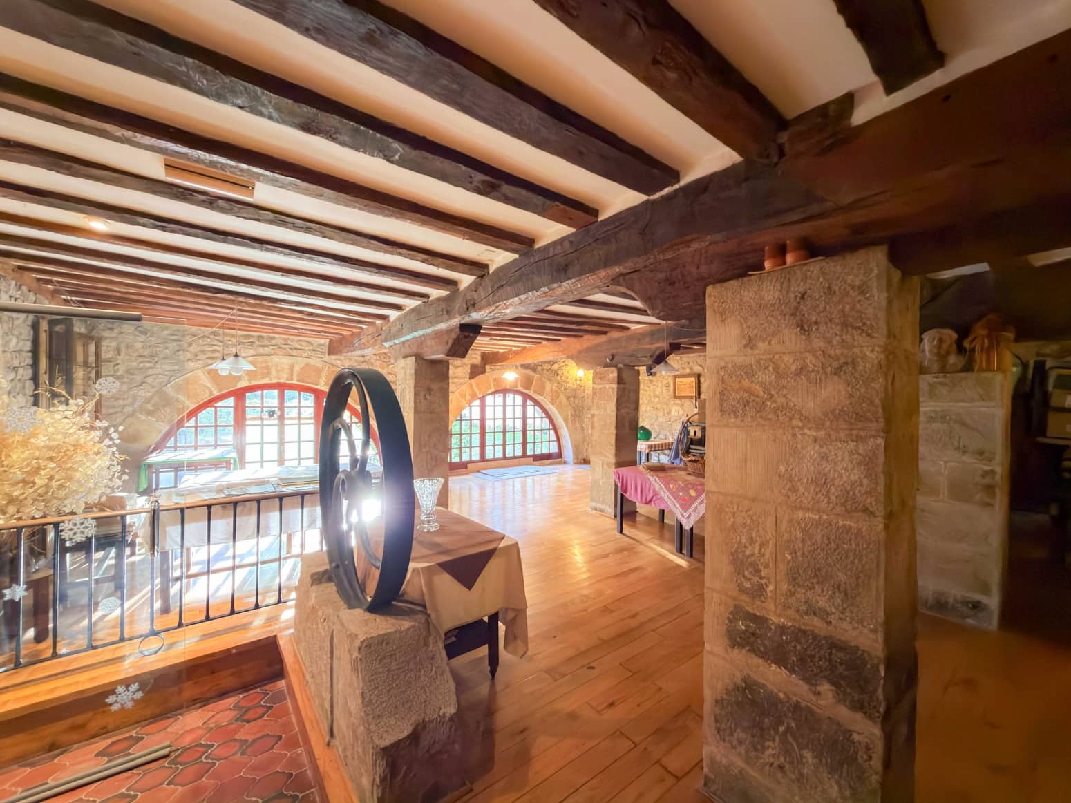 Business for sale in Campoo de Enmedio - € 1,200,000 (Ref: 5563339)