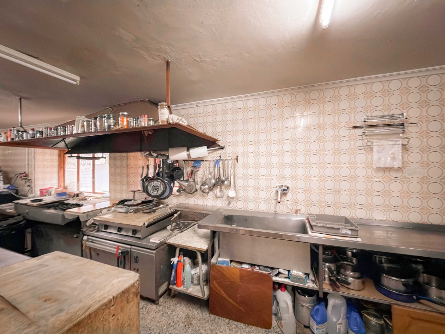 Business for sale in Campoo de Enmedio - € 1,200,000 (Ref: 5563339)