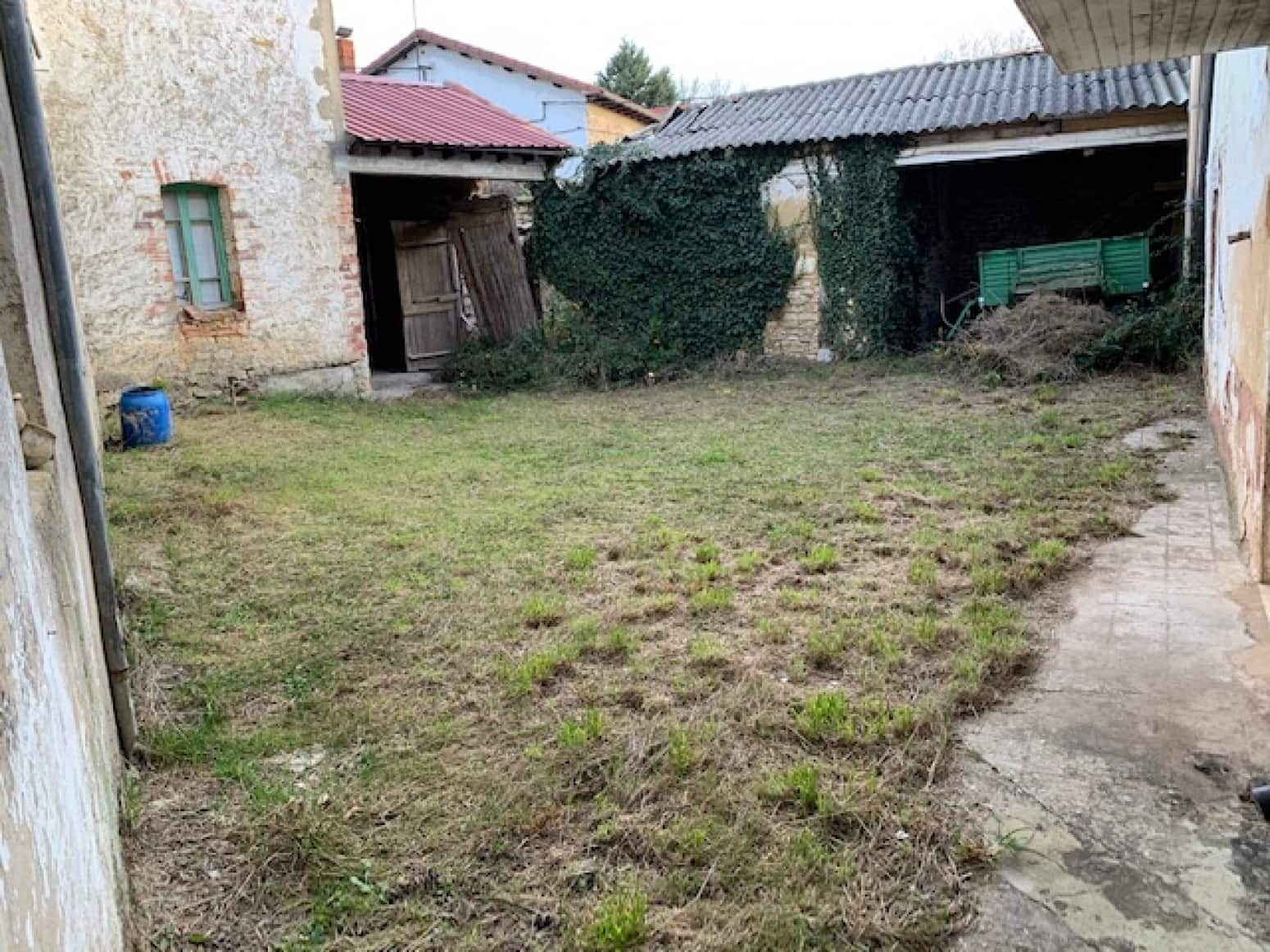 3 soveværelse Villa til salg i Pomar de Valdivia med garage - € 60.000 (Ref: 5698722)