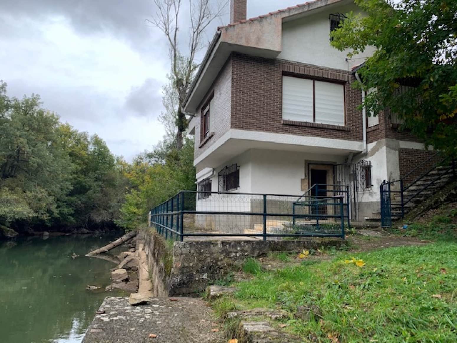 Villa til salg i Valdeprado del Rio - € 200.000 (Ref: 5794358)