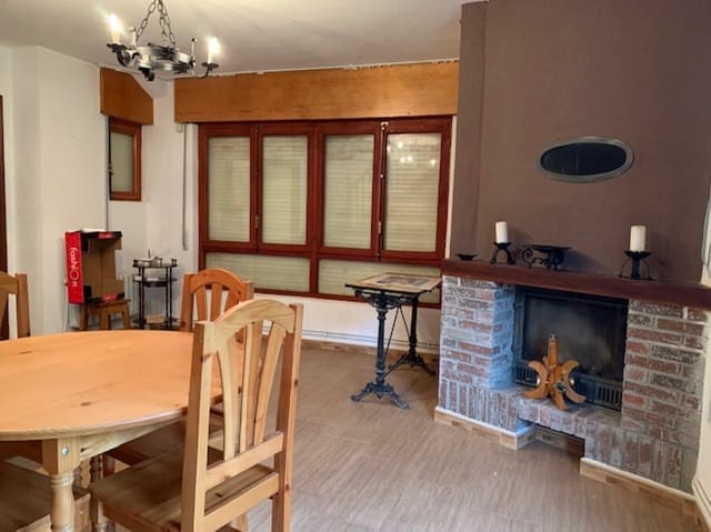 Villa/Maison à vendre à Valdeprado del Río, Valdeprado del Río - 200 000 € (Ref: 5794358)