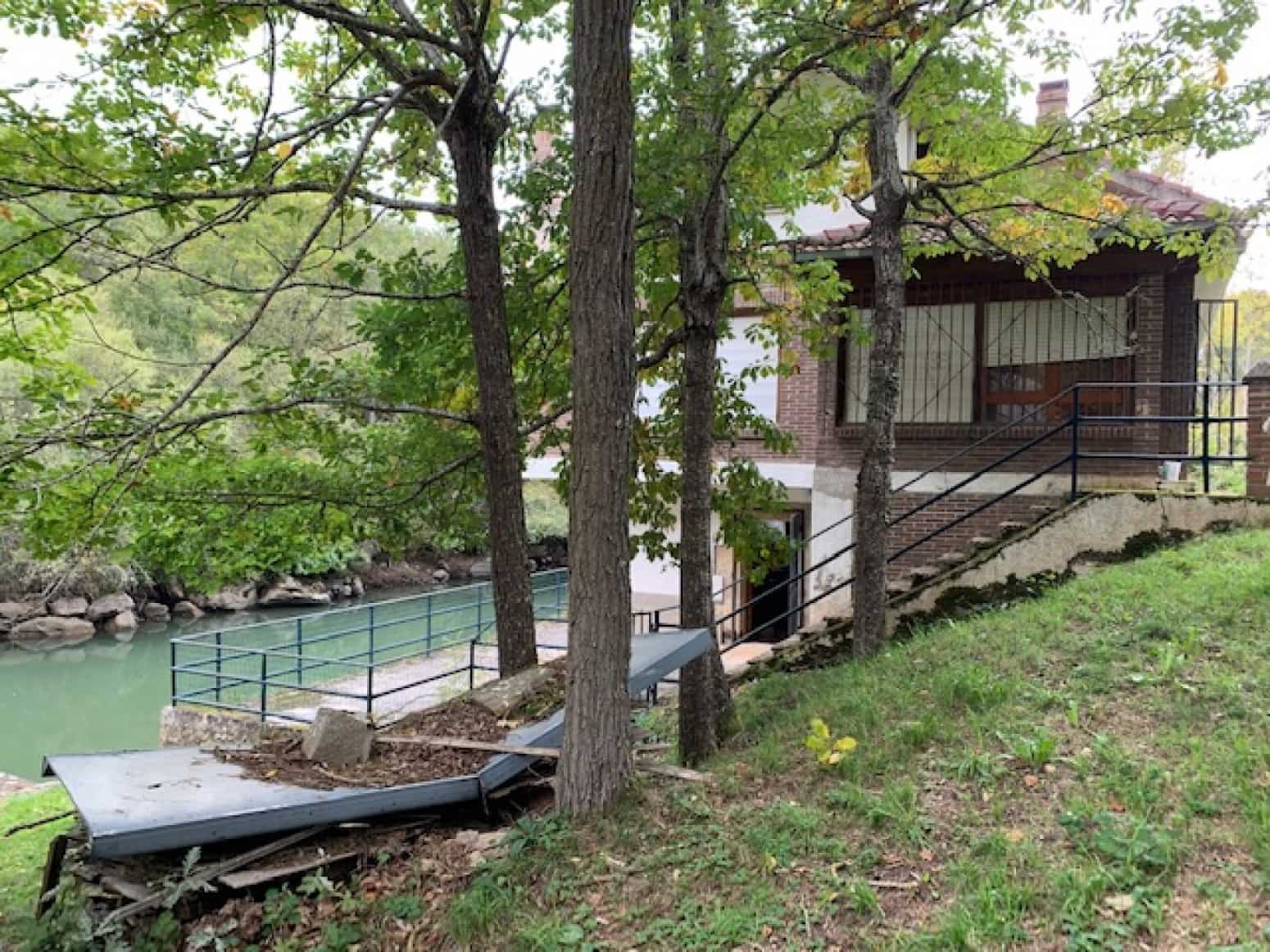 Villa til salg i Valdeprado del Rio - € 200.000 (Ref: 5794358)