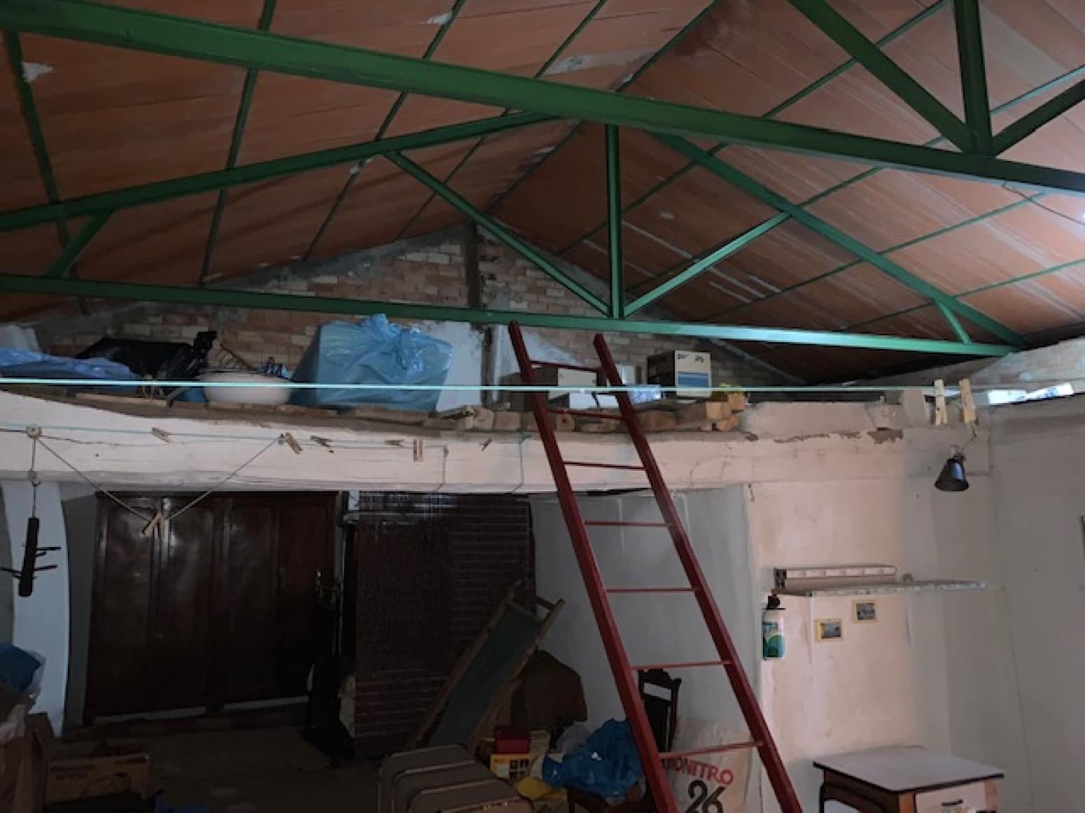 4 bedroom Villa for sale in Salinas de Pisuerga with garage - € 110,000 (Ref: 5808121)