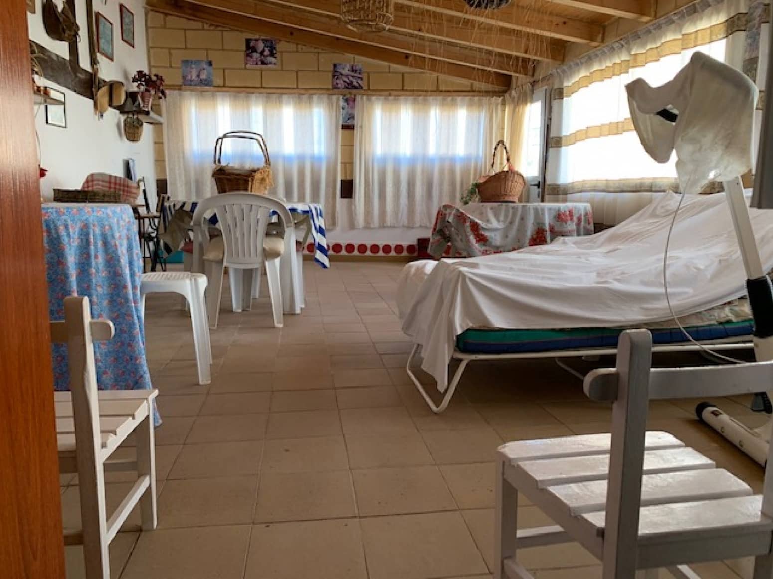 4 bedroom Villa for sale in Salinas de Pisuerga with garage - € 110,000 (Ref: 5808121)