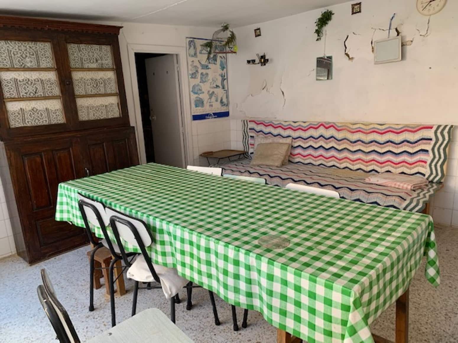 4 bedroom Villa for sale in Salinas de Pisuerga with garage - € 110,000 (Ref: 5808121)