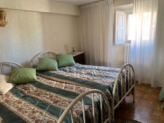 4 sovrum Villa till salu i Salinas de Pisuerga med garage - 110 000 € (Ref: 5808121)