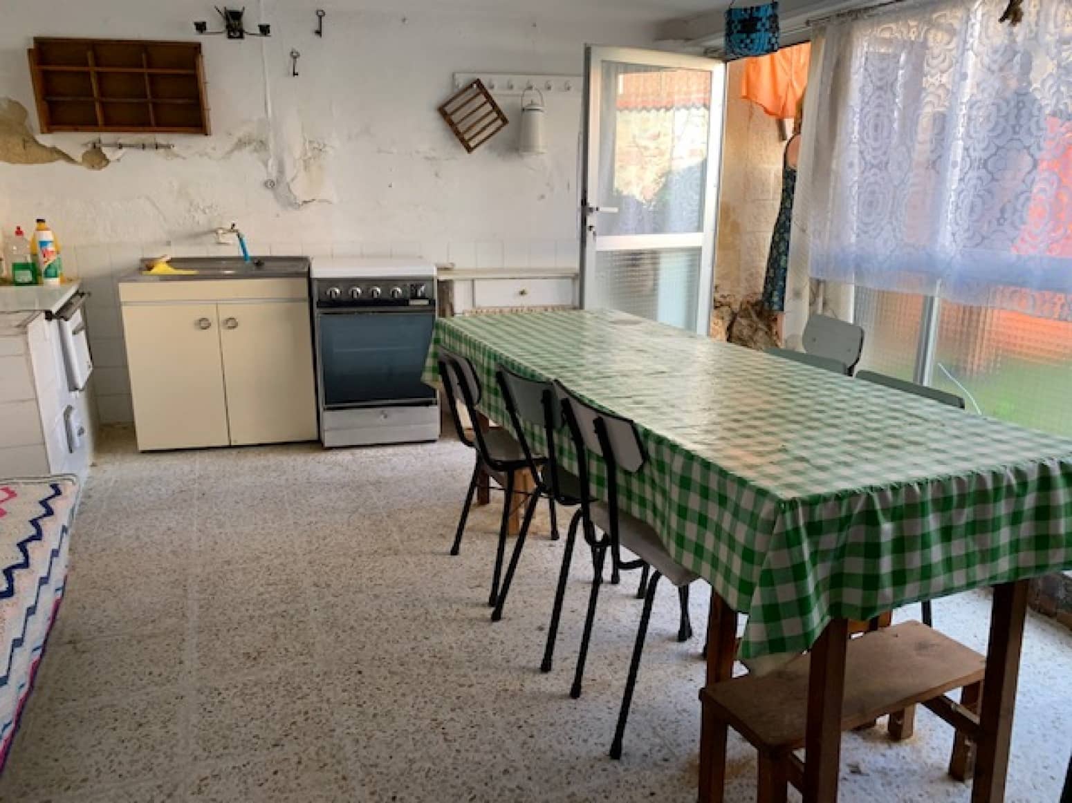 4 bedroom Villa for sale in Salinas de Pisuerga with garage - € 110,000 (Ref: 5808121)