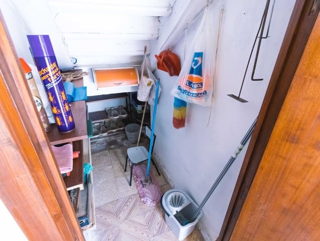 4 bedroom Villa for sale in Salinas de Pisuerga with garage - € 110,000 (Ref: 5808121)