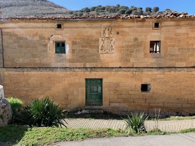 Villa for sale in Tubilla del Agua - € 53,000 (Ref: 5951316)