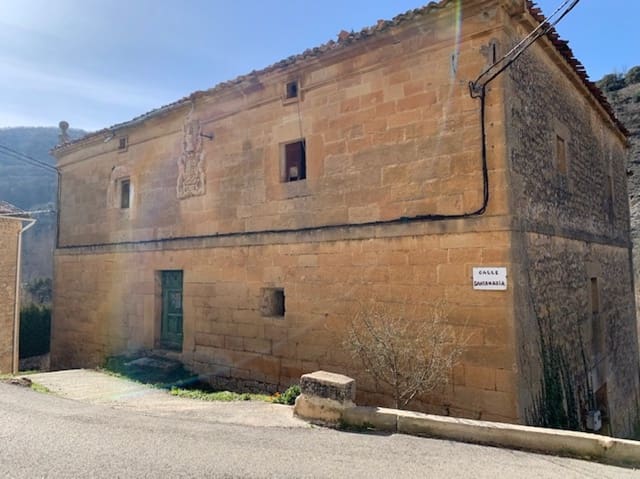 Villa for sale in Tubilla del Agua - € 53,000 (Ref: 5951316)