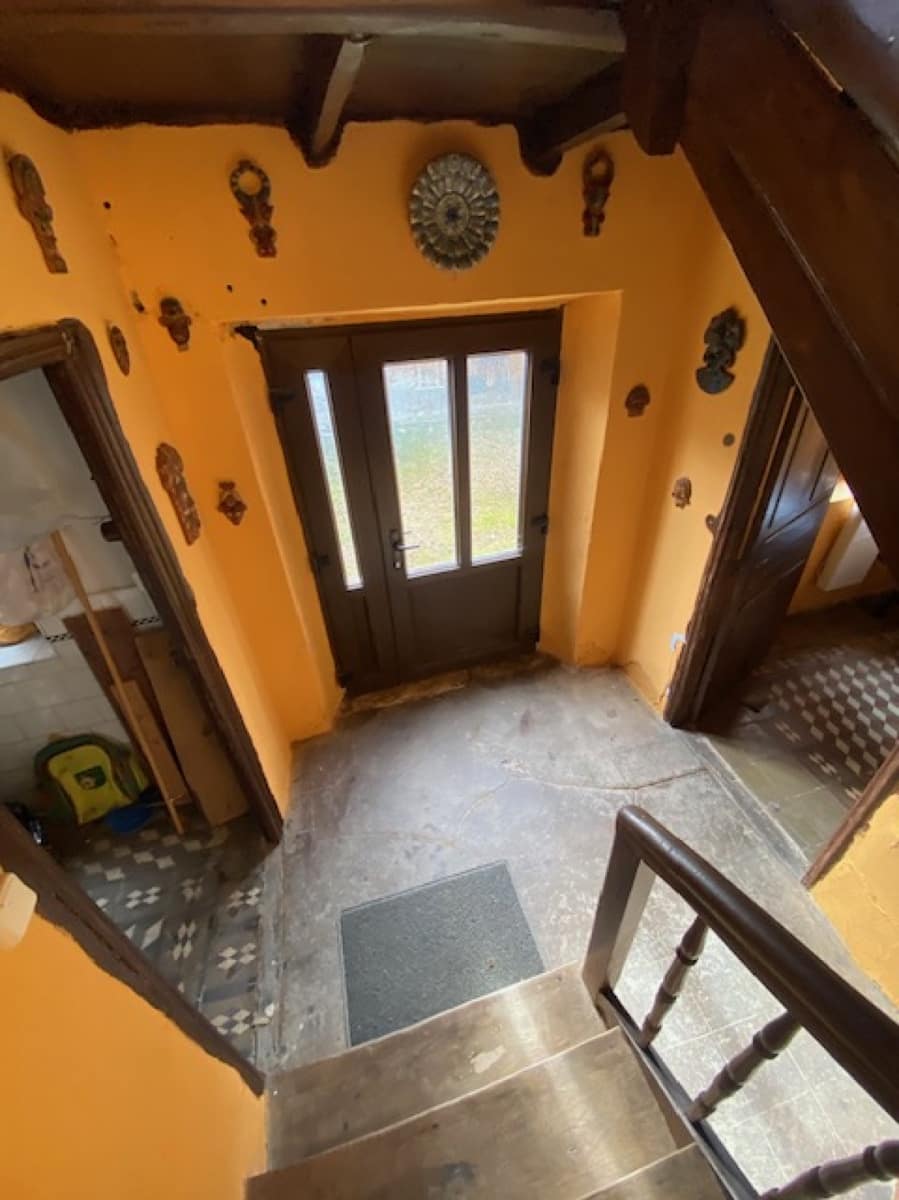 4 bedroom Villa for sale in Cervera de Pisuerga with garage - € 176,000 (Ref: 6065400)