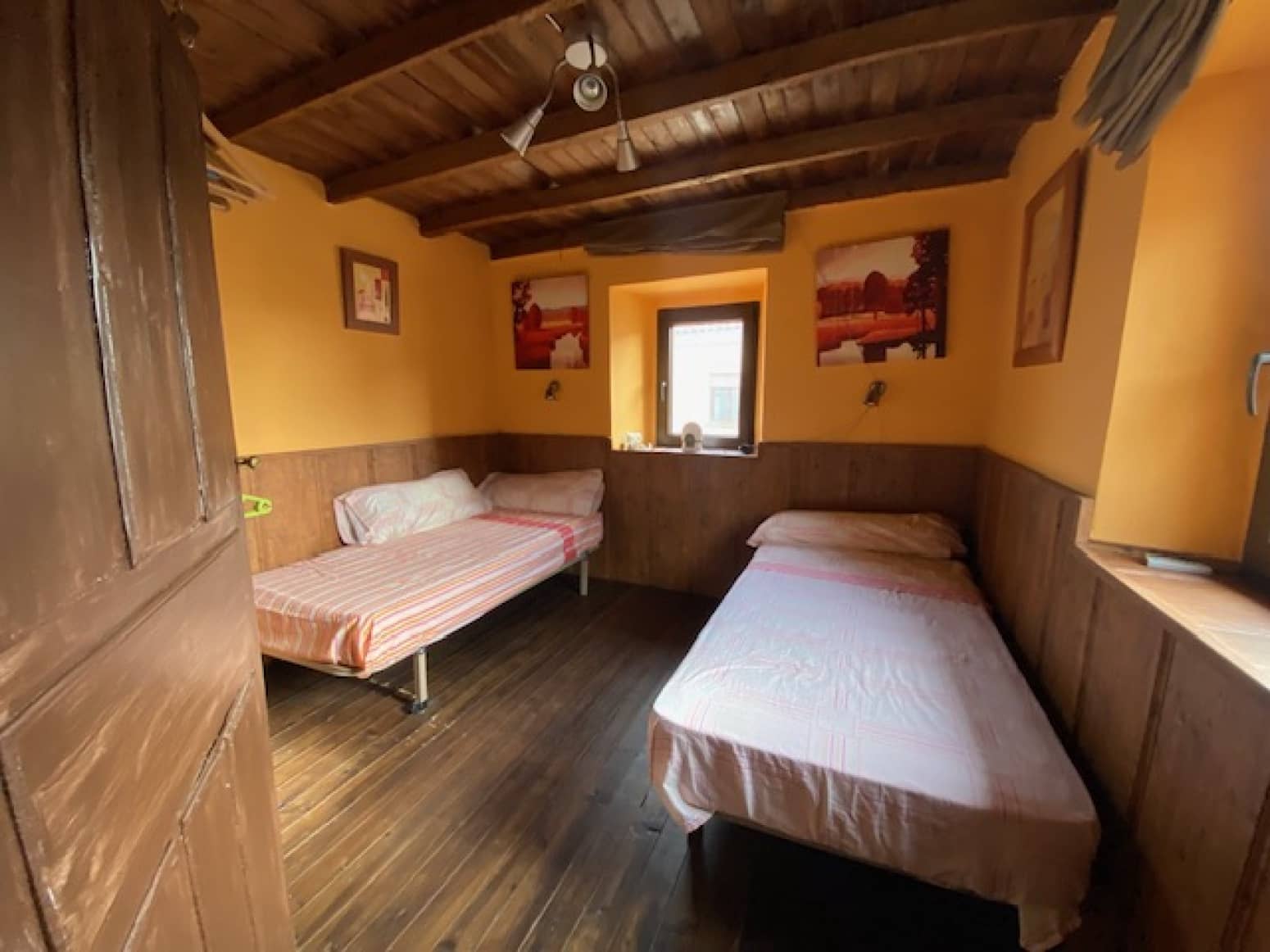 4 bedroom Villa for sale in Cervera de Pisuerga with garage - € 176,000 (Ref: 6065400)