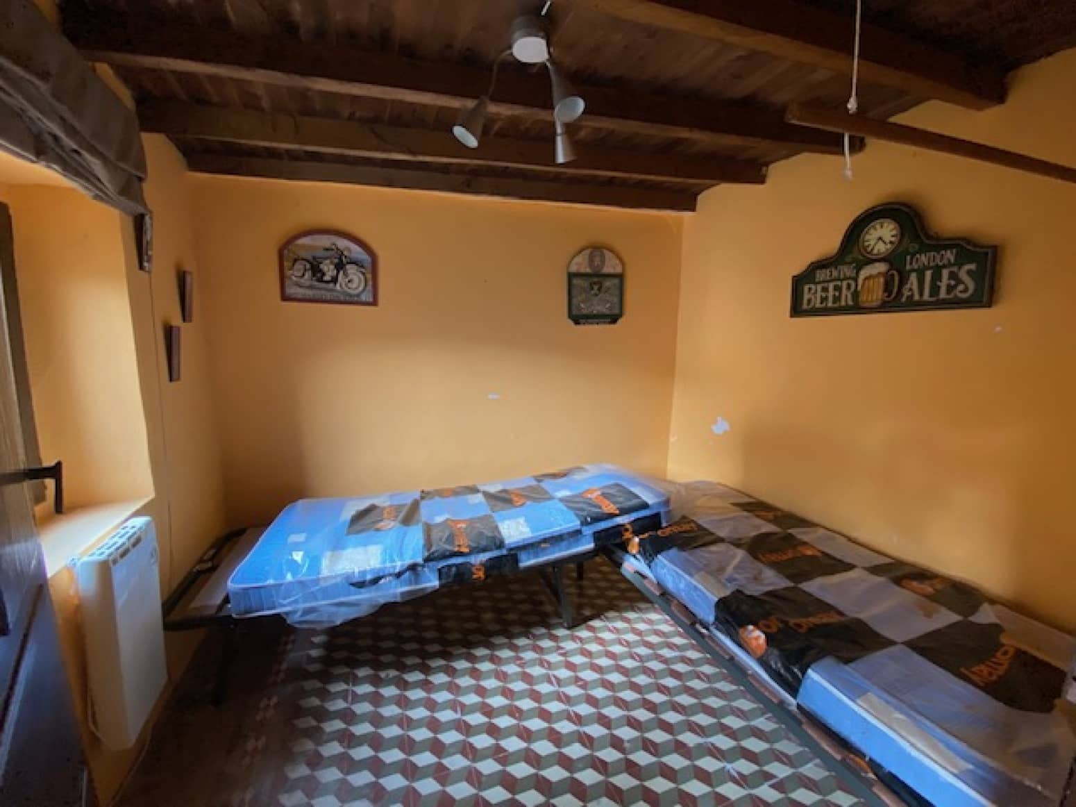 4 bedroom Villa for sale in Cervera de Pisuerga with garage - € 176,000 (Ref: 6065400)