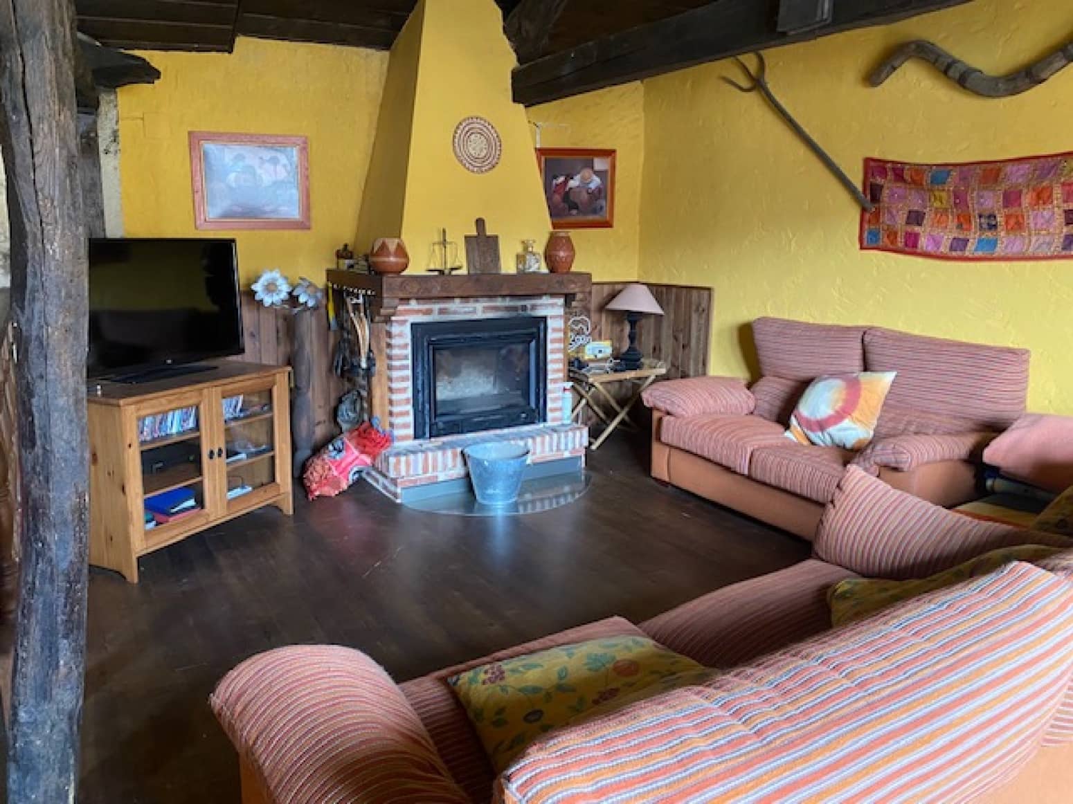 4 bedroom Villa for sale in Cervera de Pisuerga with garage - € 176,000 (Ref: 6065400)