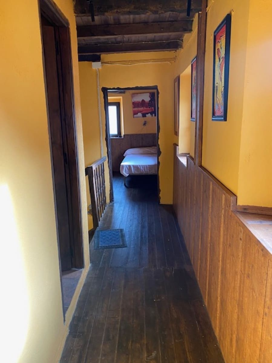 4 bedroom Villa for sale in Cervera de Pisuerga with garage - € 176,000 (Ref: 6065400)