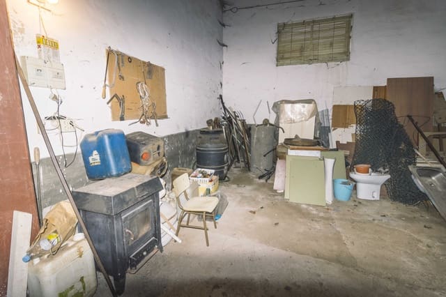 Commercial for sale in Valle de Valdelucio - € 50,000 (Ref: 6255289)