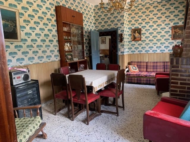 5 soveværelse Villa til salg i La Pernía - € 45.000 (Ref: 6437994)