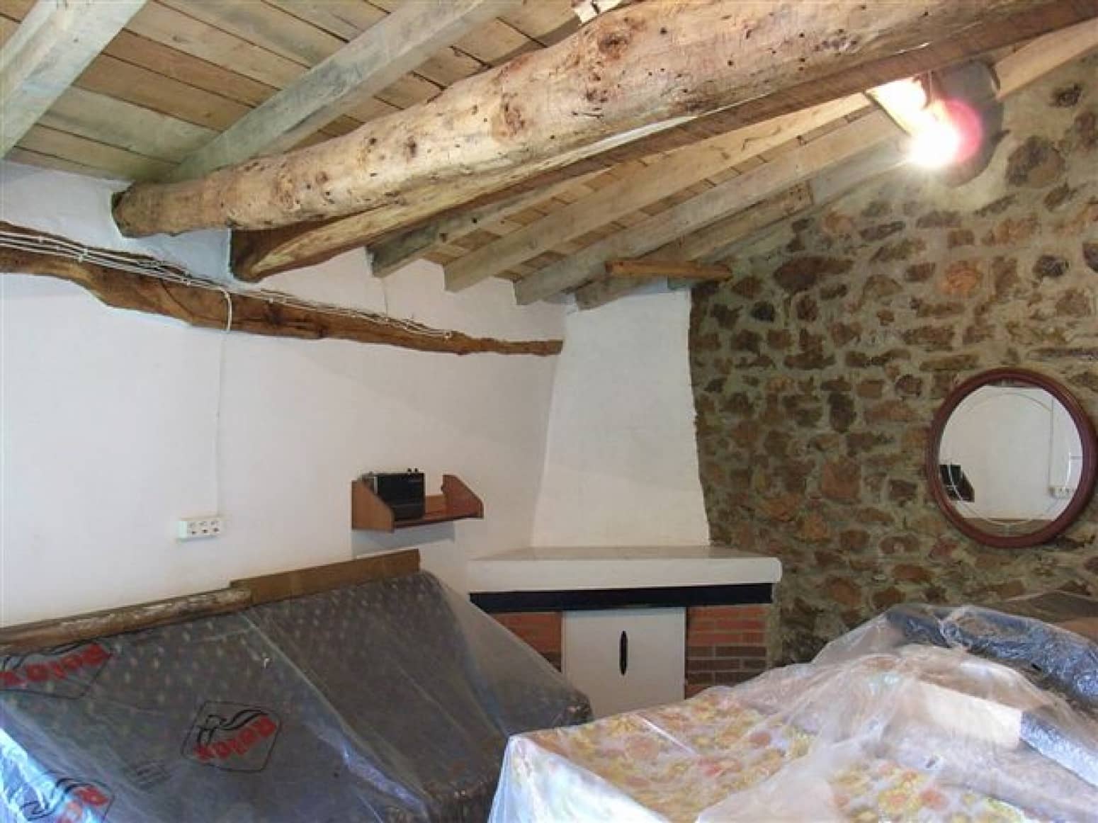 5 bedroom Villa for sale in Cervera de Pisuerga - € 72,000 (Ref: 6701427)