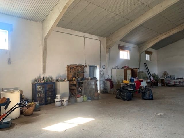 5 slaapkamer Commercieel te koop in Alar del Rey met garage - € 80.000 (Ref: 7013792)