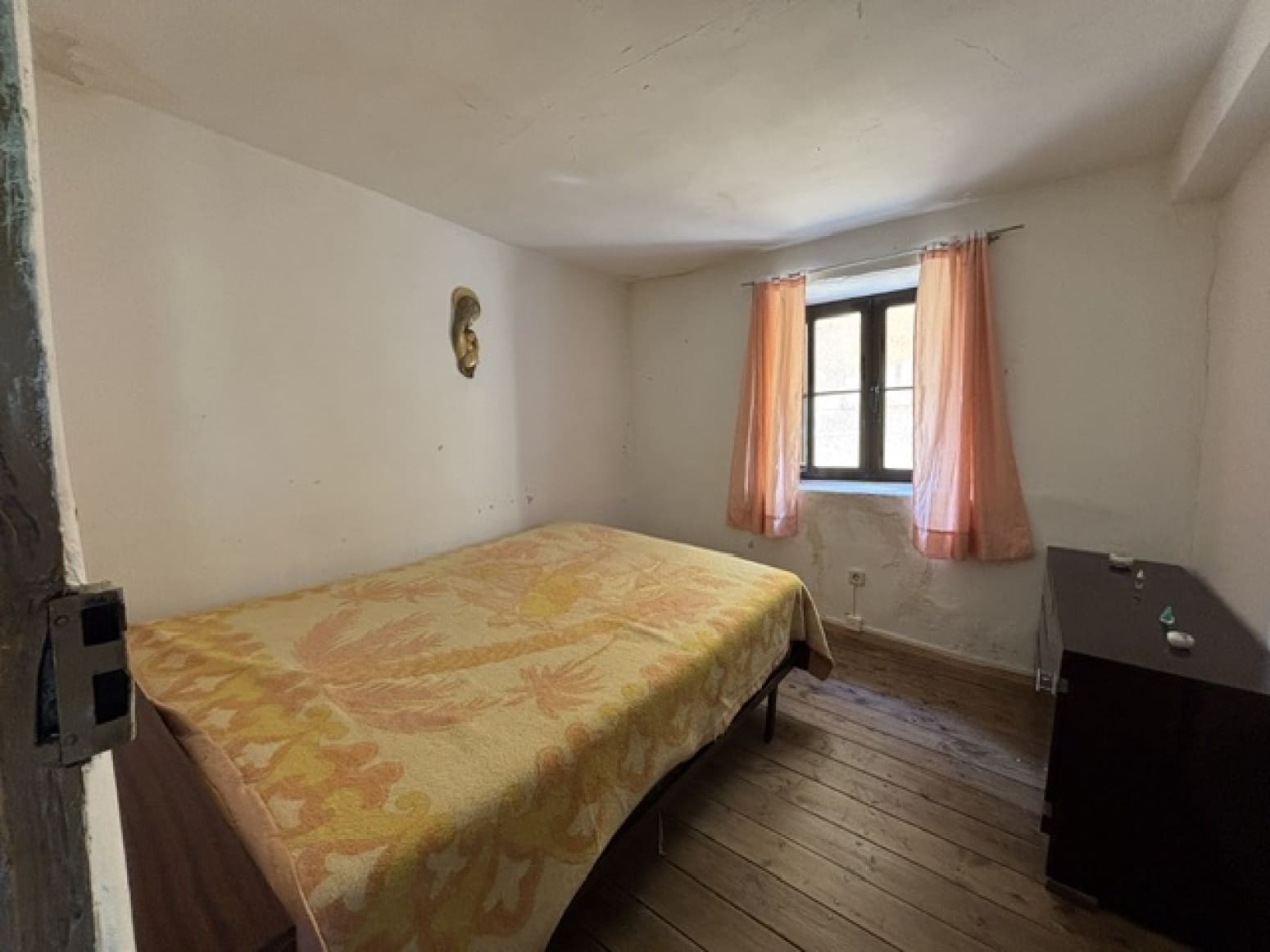 4 bedroom Villa for sale in Barruelo de Santullan - € 51,000 (Ref: 7034288)