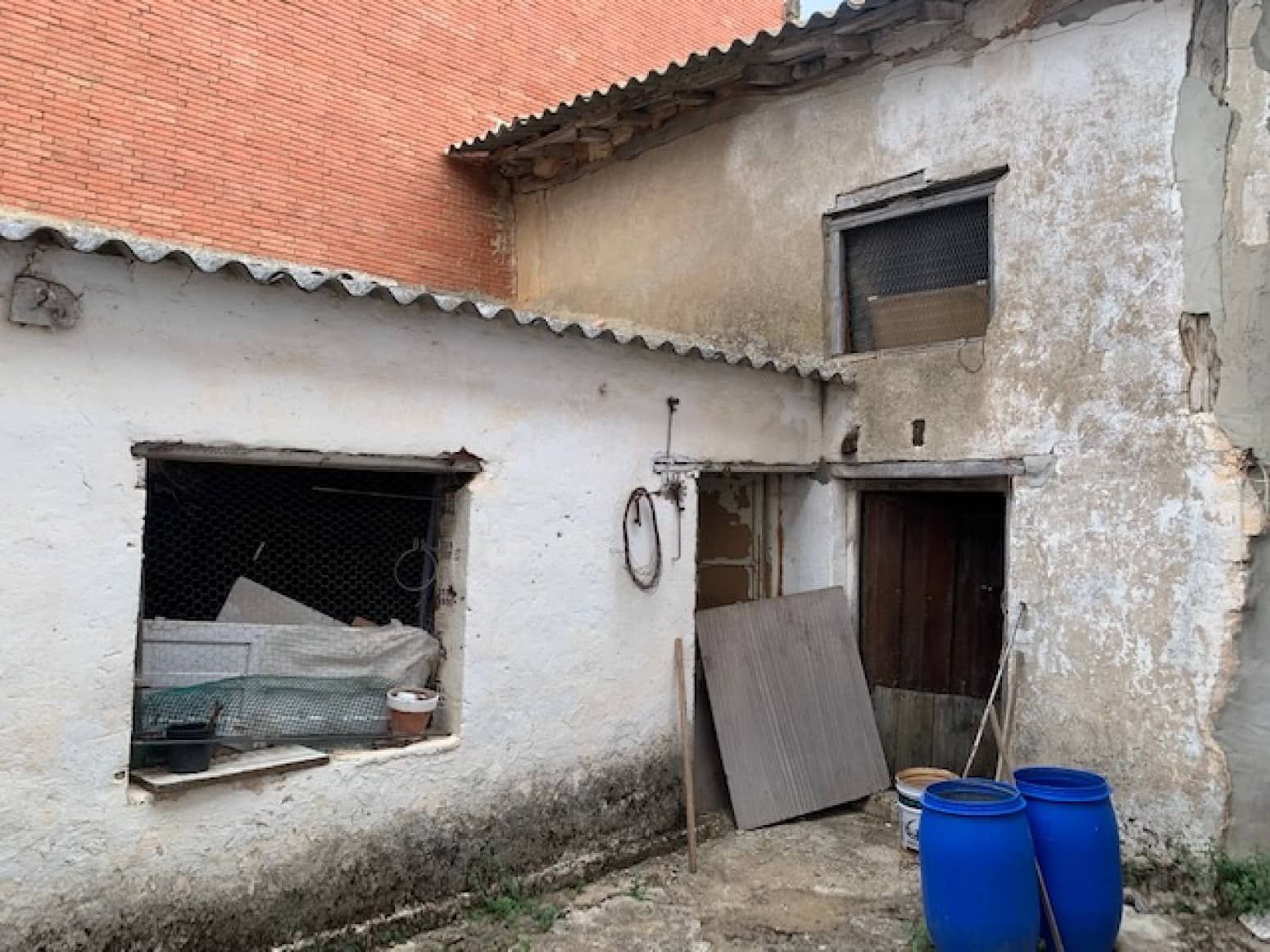 3 soveværelse Villa til salg i Pradanos de Ojeda med garage - € 69.000 (Ref: 7040197)