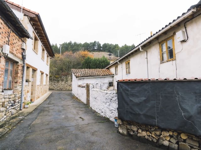 Villa til salg i Cervera de Pisuerga - € 60.000 (Ref: 7042503)