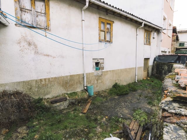 Villa til salg i Cervera de Pisuerga - € 60.000 (Ref: 7042503)