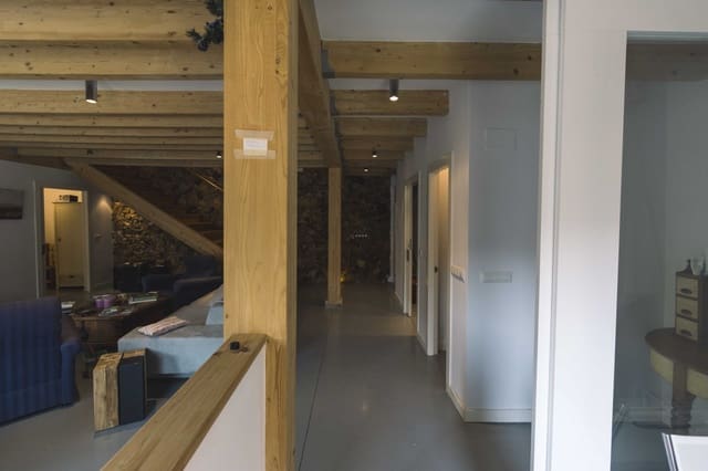 4 soveværelse Villa til salg i Aguilar de Campoo med garage - € 210.000 (Ref: 7206056)