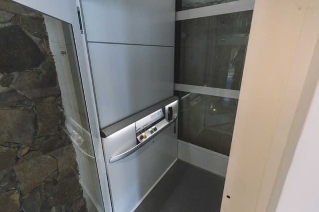 4 soveværelse Villa til salg i Aguilar de Campoo med garage - € 210.000 (Ref: 7206056)