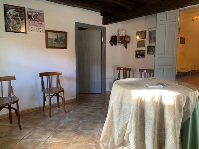 7 soveværelse Villa til salg i Prádanos de Ojeda med garage - € 160.000 (Ref: 7344515)