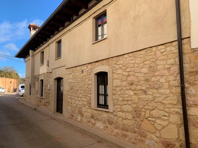 7 slaapkamer Villa te koop in Prádanos de Ojeda met garage - € 160.000 (Ref: 7344515)