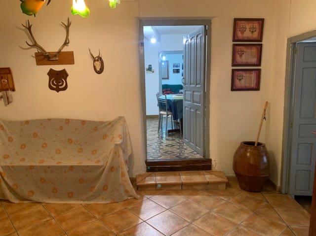 7 soveværelse Villa til salg i Prádanos de Ojeda med garage - € 160.000 (Ref: 7344515)