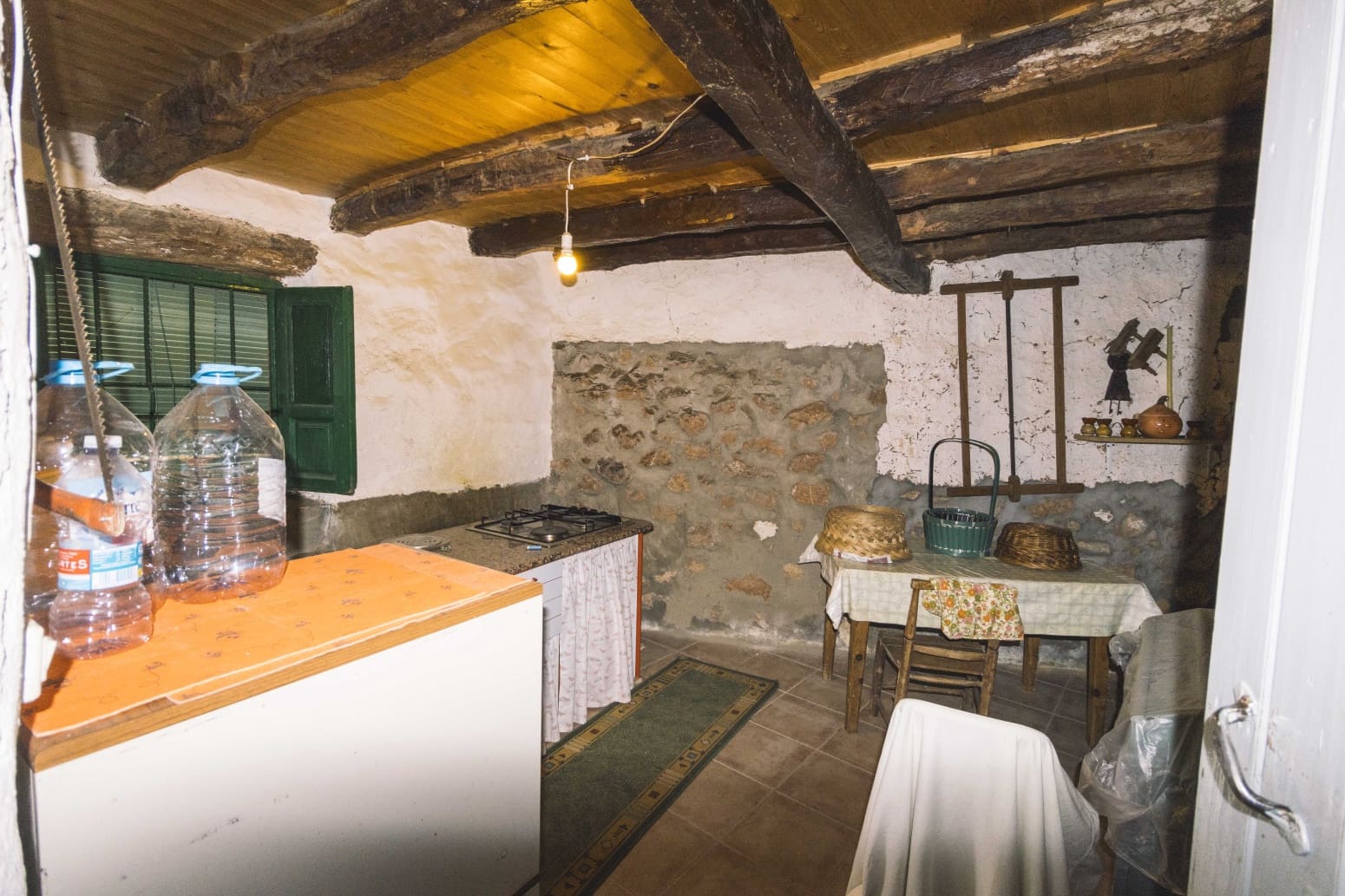 7 soveværelse Villa til salg i Pradanos de Ojeda med garage - € 160.000 (Ref: 7344515)