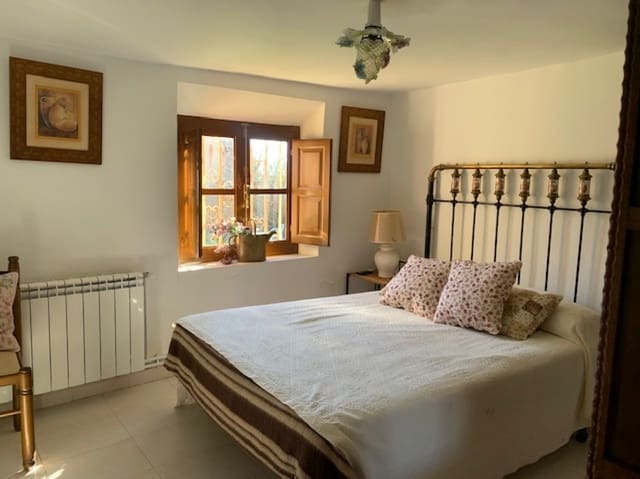 4 makuuhuone Huvila myytävänä paikassa Prádanos de Ojeda mukana 
autotalli - 96 000 € (Ref: 7431812)