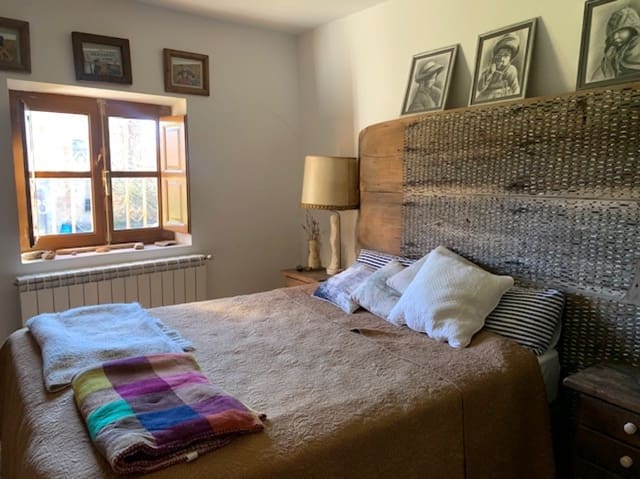 4 makuuhuone Huvila myytävänä paikassa Prádanos de Ojeda mukana 
autotalli - 96 000 € (Ref: 7431812)