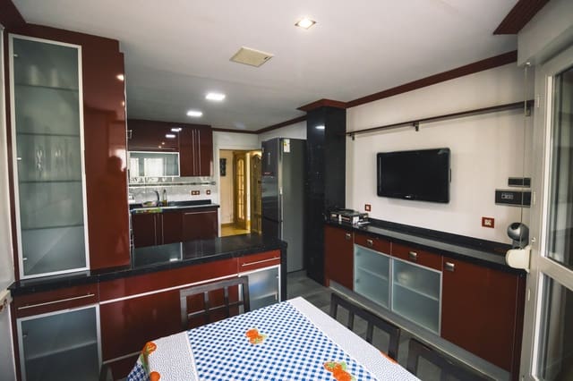 4 soveværelse Villa til salg i Aguilar de Campoo med garage - € 460.000 (Ref: 7685803)