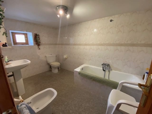 3 bedroom Villa for sale in Basconcillos del Tozo - € 85,000 (Ref: 7855901)