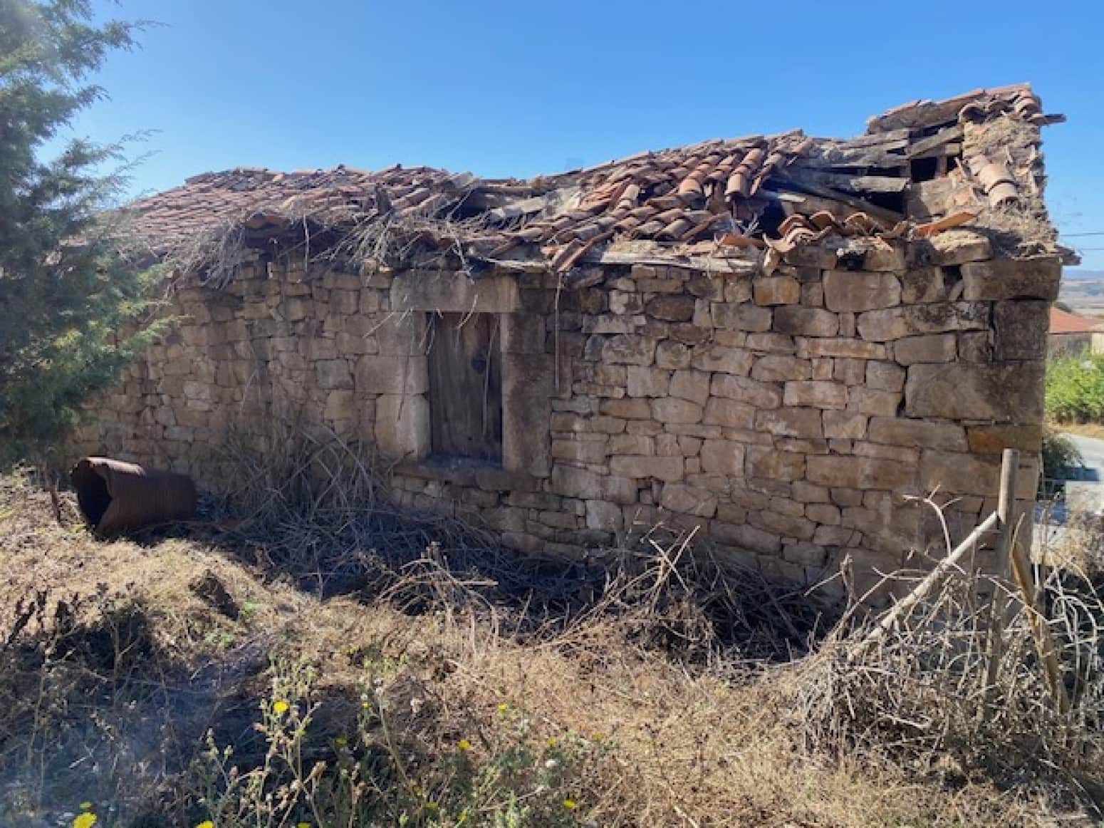 Villa for sale in Aguilar de Campoo - € 25,000 (Ref: 7856871)