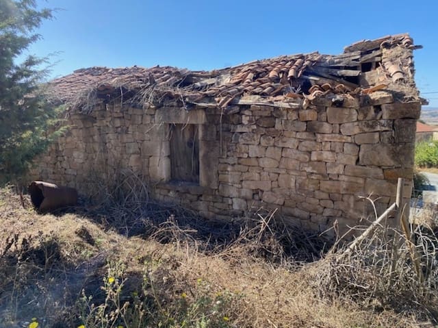 Villa til salg i Aguilar de Campoo - € 25.000 (Ref: 7856871)