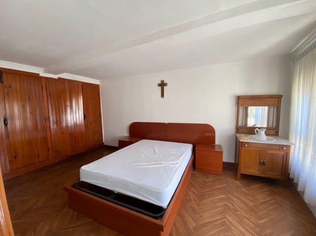 3 soveværelse Villa til salg i Aguilar de Campoo med garage - € 70.000 (Ref: 7865336)