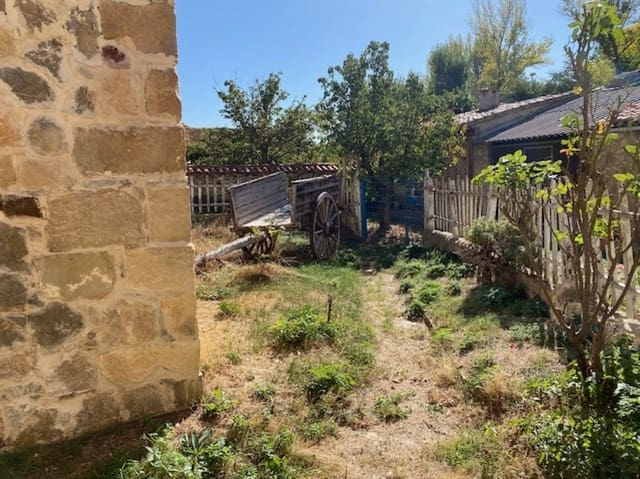 3 soveværelse Villa til salg i Aguilar de Campoo med garage - € 70.000 (Ref: 7865336)