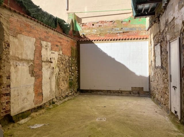 Kaupallinen myytävänä paikassa Cervera de Pisuerga - 99 000 € (Ref: 7989643)