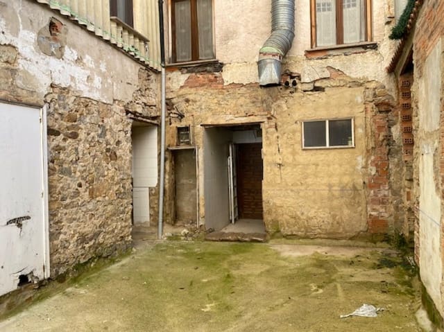 Kaupallinen myytävänä paikassa Cervera de Pisuerga - 99 000 € (Ref: 7989643)