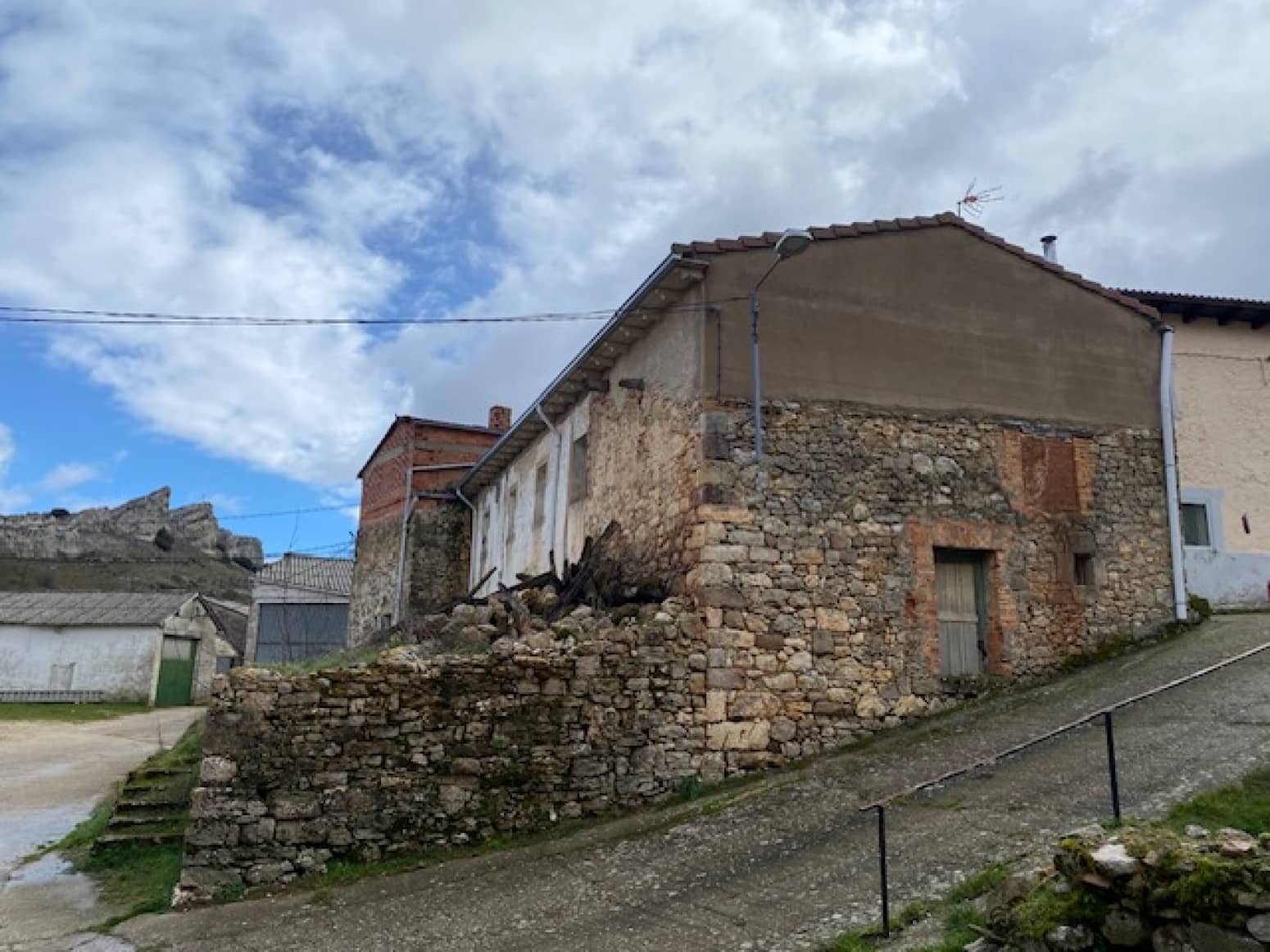 Villa til salg i Basconcillos del Tozo - € 20.000 (Ref: 8094378)