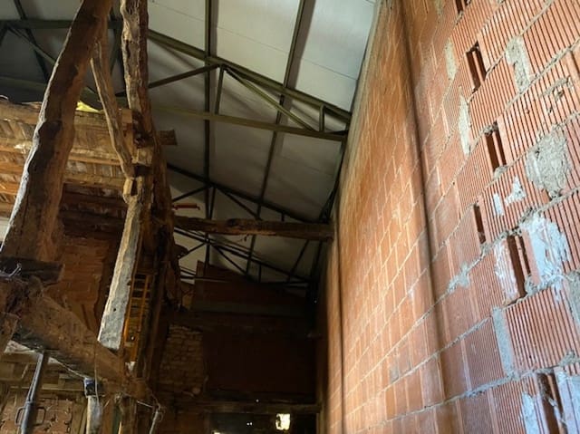 Villa for sale in Basconcillos del Tozo - € 20,000 (Ref: 8094378)