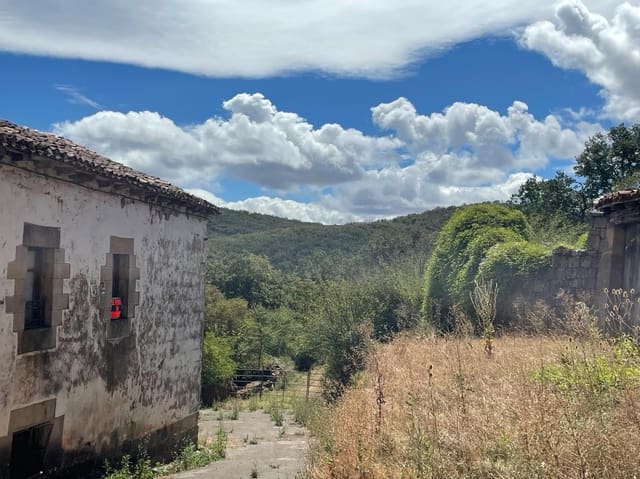 Villa/Maison à vendre à Valderredible - 60 000 € (Ref: 8173982)