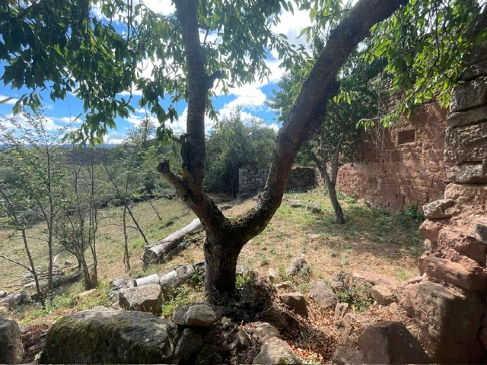 Villa til salg i Valderredible - € 60.000 (Ref: 8173982)