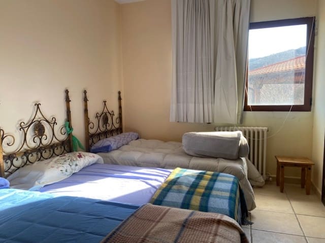 Chalet de 5 habitaciones en Brañosera en venta con garaje - 220.000 € (Ref: 8176607)