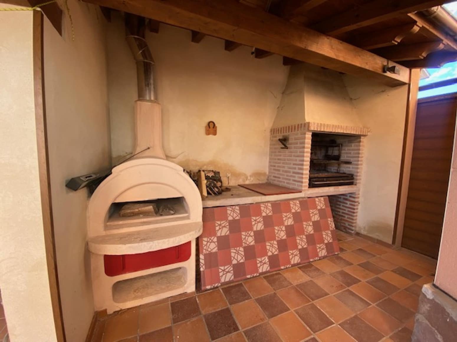 5 bedroom Villa for sale in Branosera with garage - € 220,000 (Ref: 8176607)